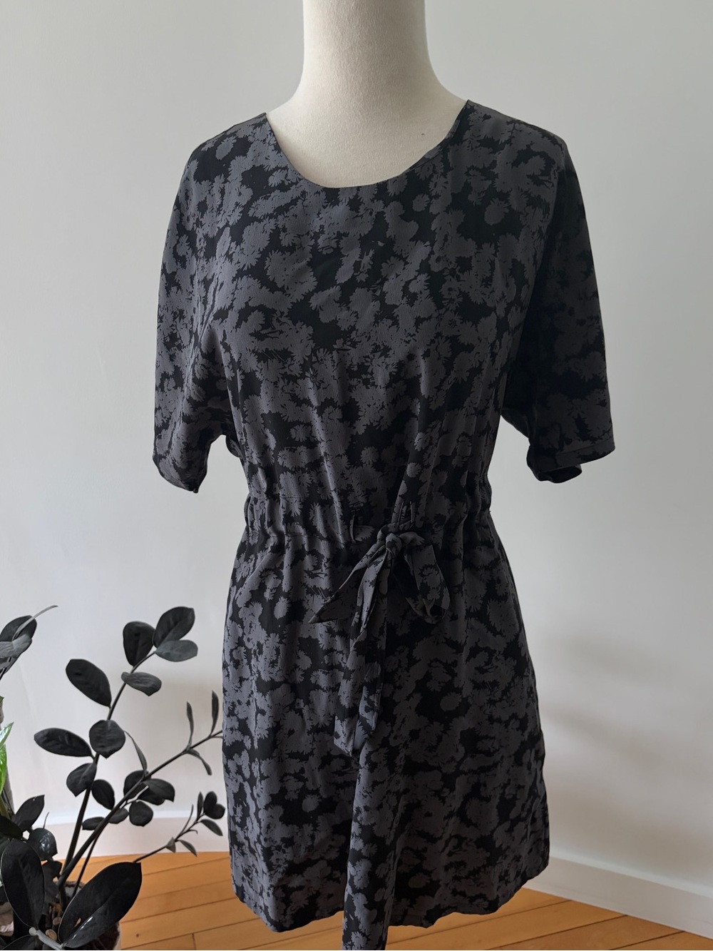 Steven Alan Black & Slate Blue Floral Shift Dress with Waist Tie